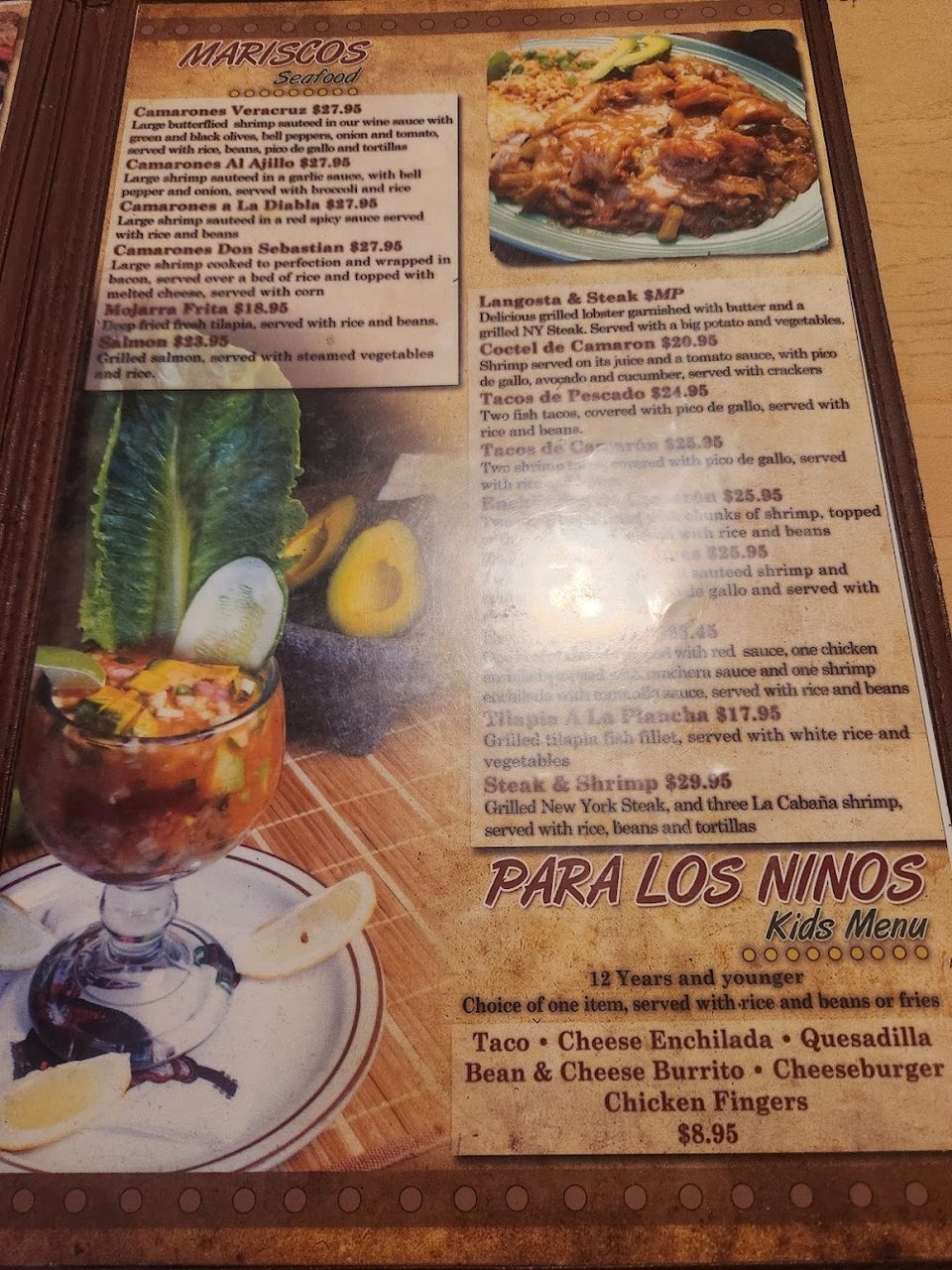 Breakfast and lunch plates served with drinks